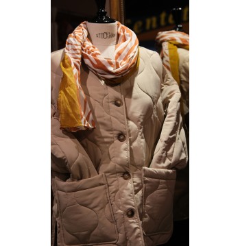 Manteau court matelassé beige