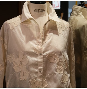Chemise écrue fleurs brodées