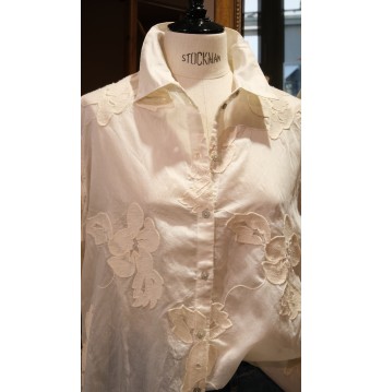 Chemise écrue fleurs brodées