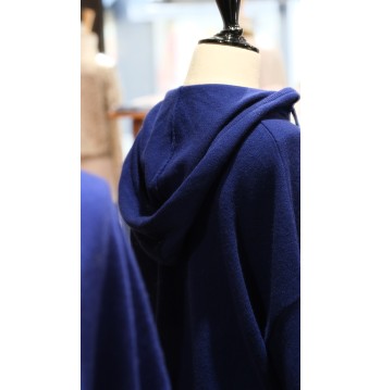 Pull capuche cachemire bleu nuit